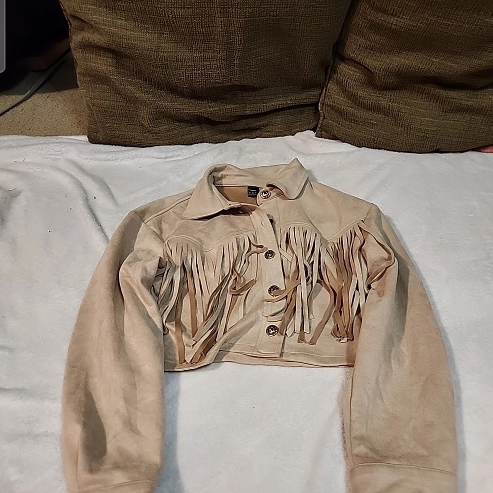 Cropped Fringe Suede Jacket in Beige